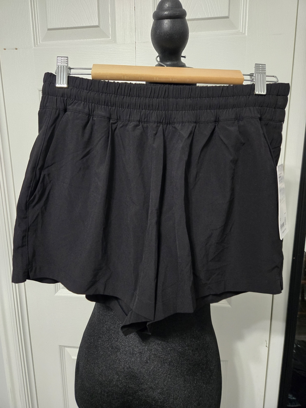 Athleta Black Athletic Elastic-Waist Shorts